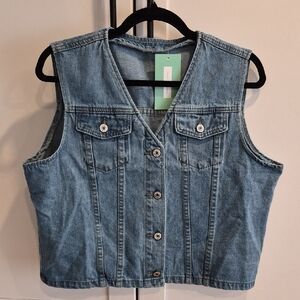 💙 NEW w Tags Jean Vest